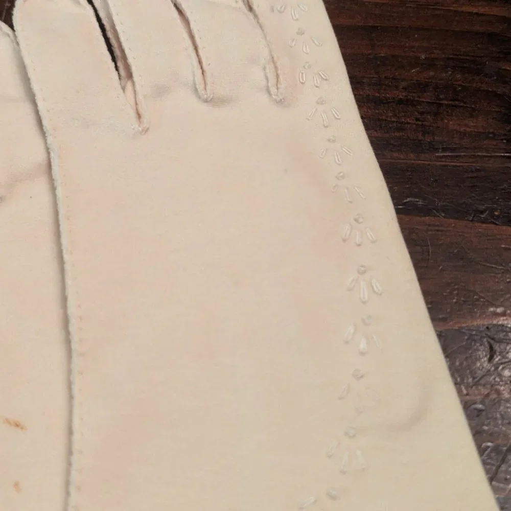 VINTAGE Cream Gloves - XS